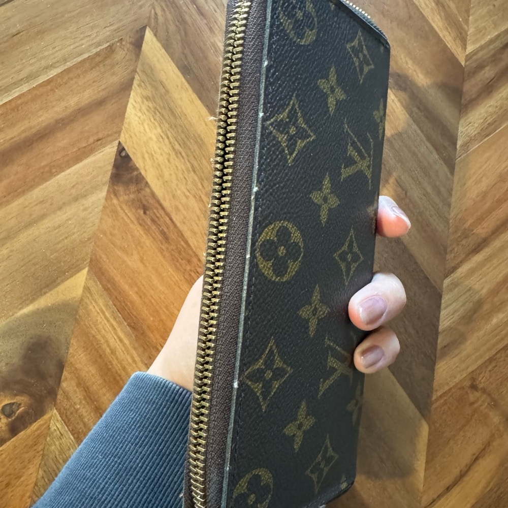 Authentic Louis Vuitton Monogram Clemence Wallet - Fuchsia - Picture 9 of 12